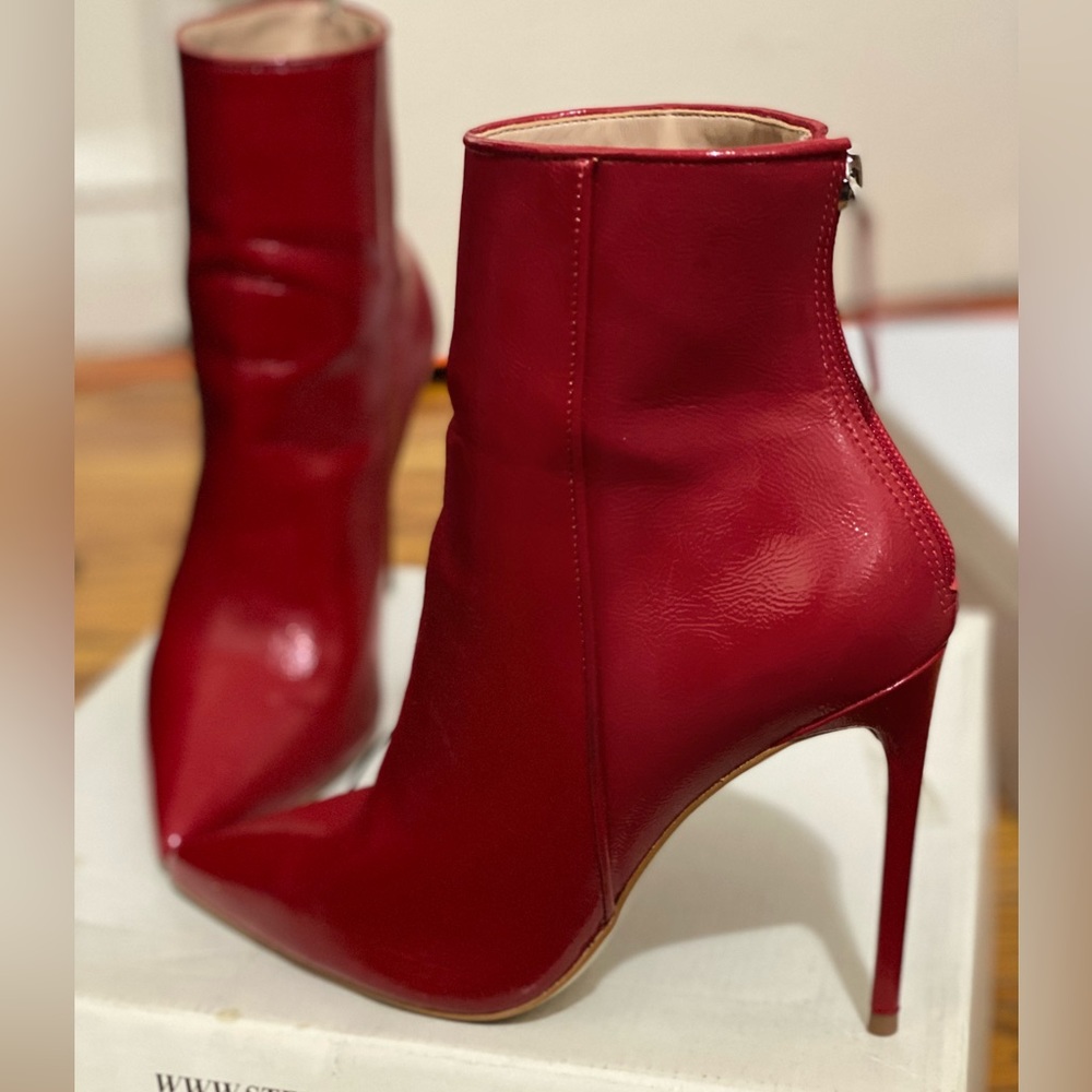 Steve Madden Booties; Size 7; Red Leather